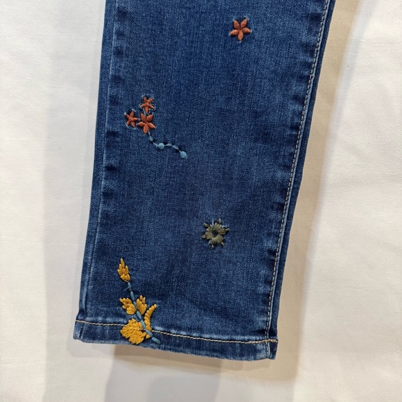 Charlie B Embroidered Floral Denim Jeans – Size 6 - Picture 4 of 11